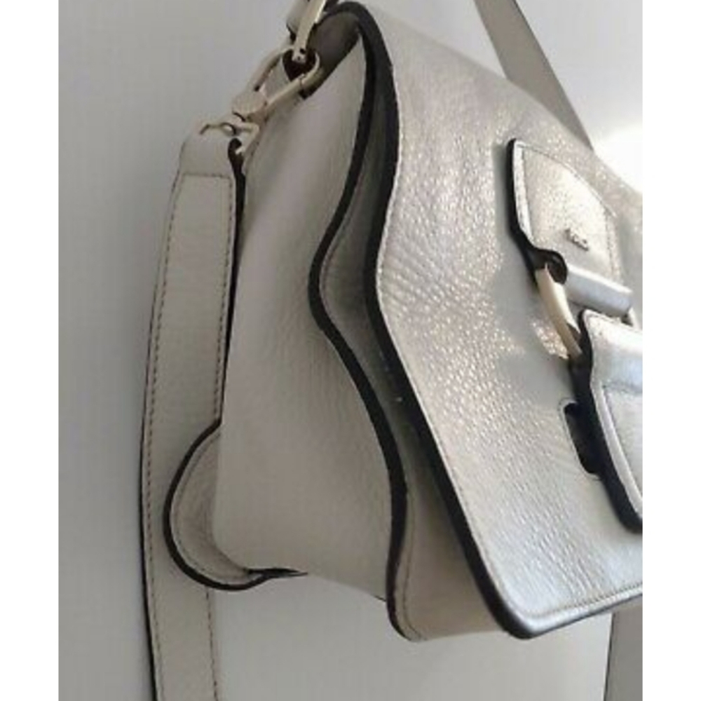 Furla white Rialto leather crossbody. Super nice - Picture 8 of 11